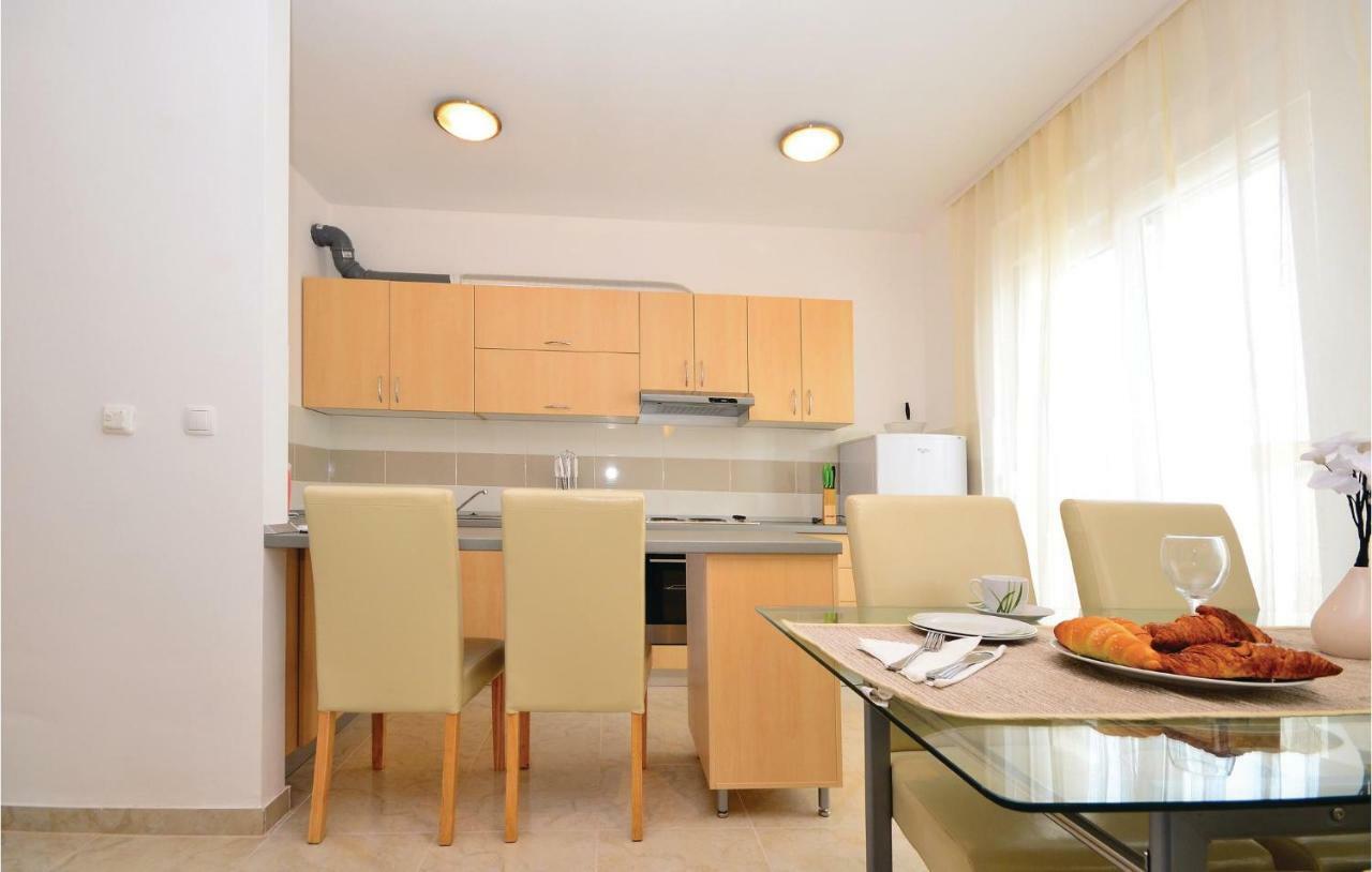 Apartment Mlasina-6 By Interhome Нин Екстериор снимка