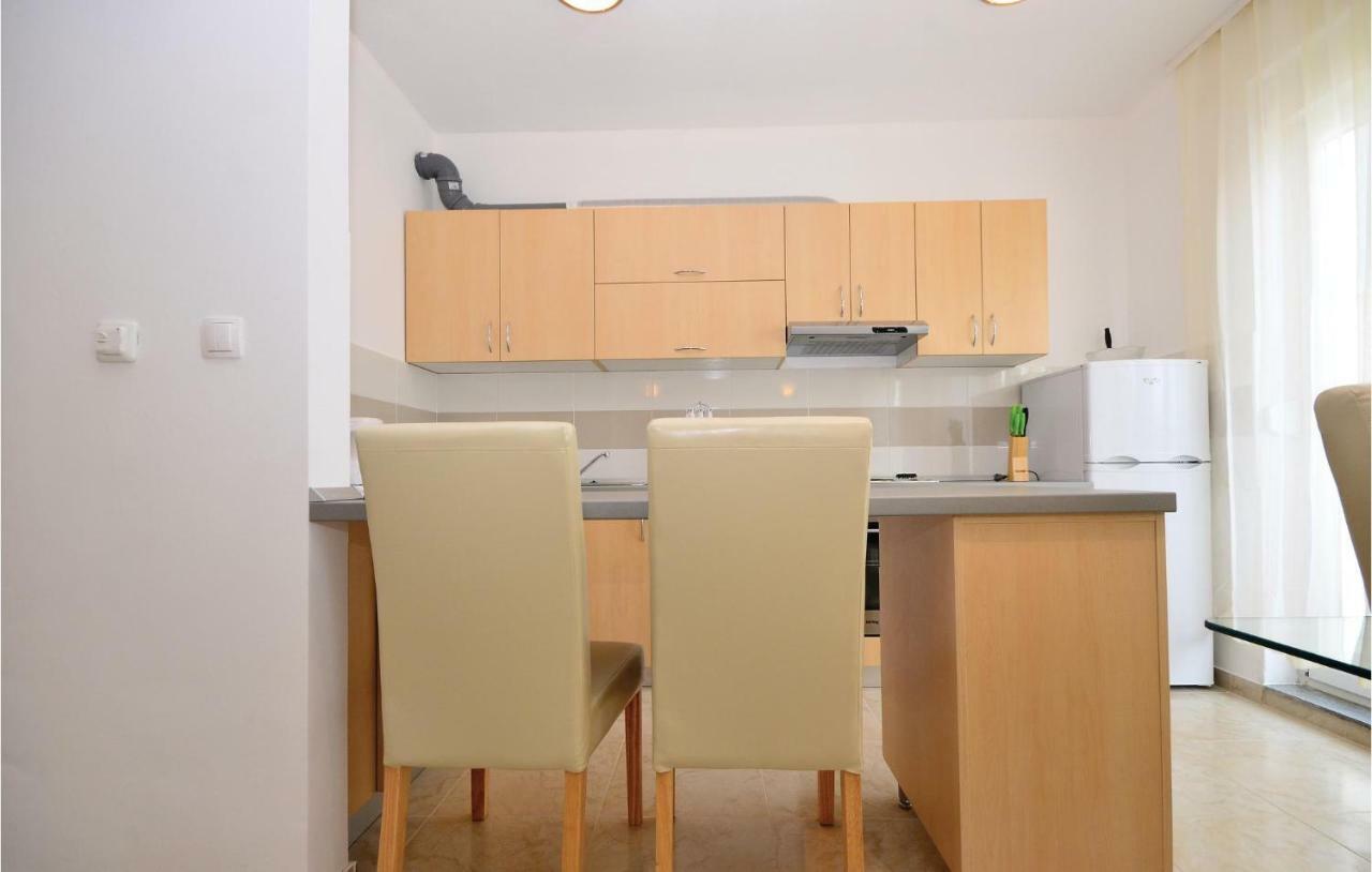 Apartment Mlasina-6 By Interhome Нин Екстериор снимка
